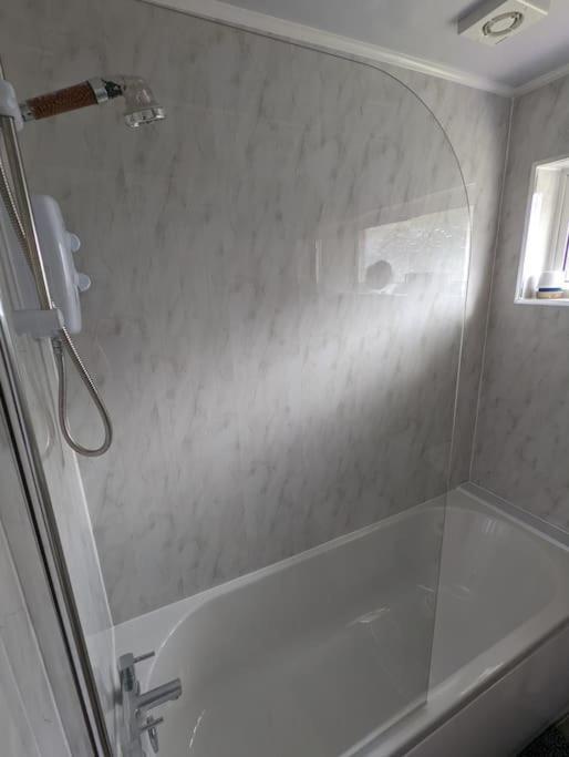 The Kilsyth,Detached Bungalow Warrington Ngoại thất bức ảnh