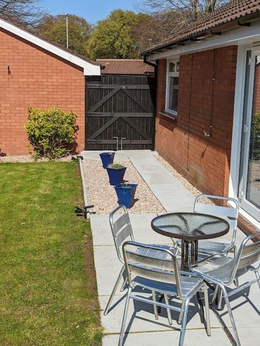 The Kilsyth,Detached Bungalow Warrington Ngoại thất bức ảnh