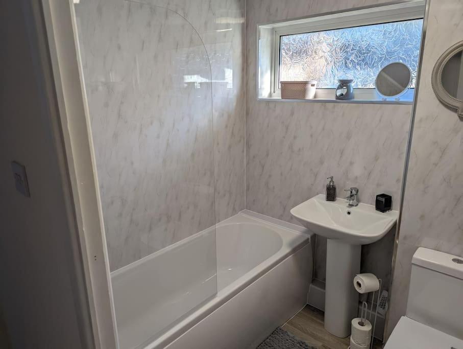The Kilsyth,Detached Bungalow Warrington Ngoại thất bức ảnh
